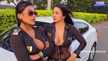 Latinas Sexy en Uniforme Arrêtent une Grosse Bite Noire